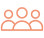Gruppe von drei Personen als vereinfachte Vektorsymbole mit orangenen Linien auf weißem Hintergrund.